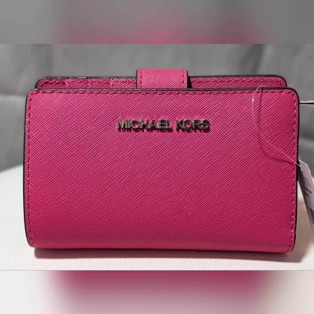 NWT Michael Kors Jet Setter Bifold Wallet